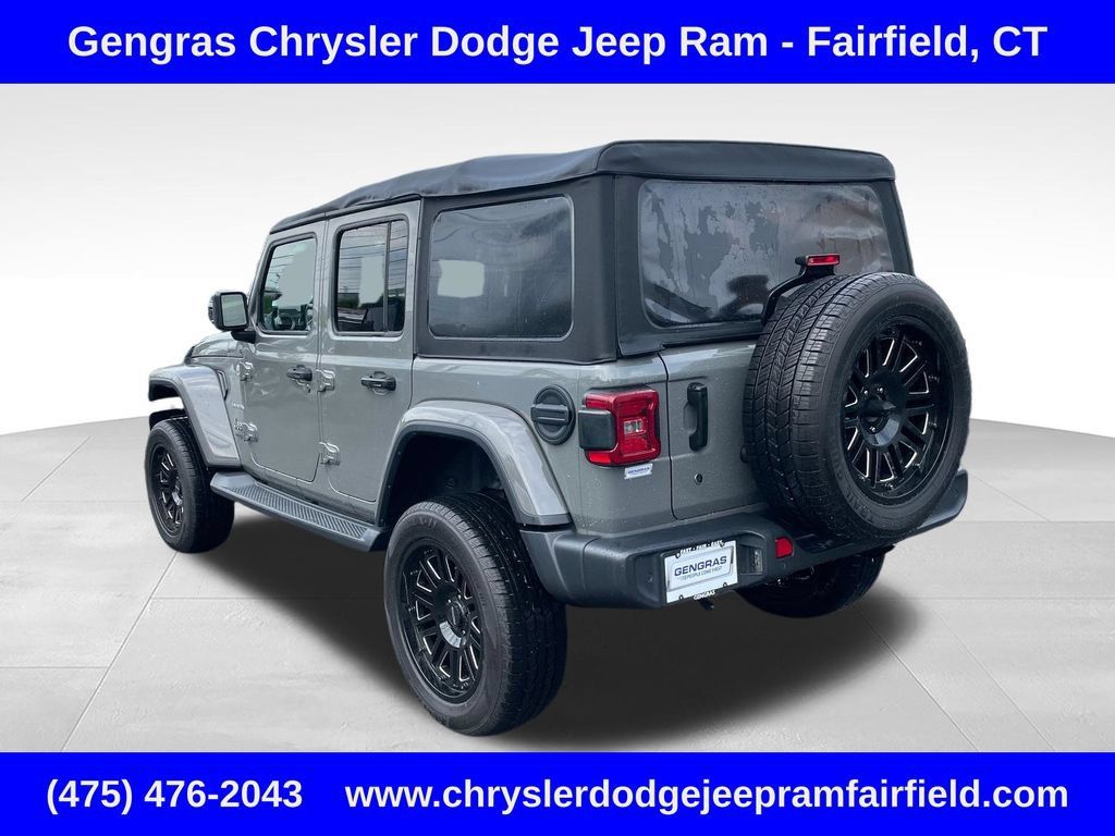 Used 2018 Jeep Wrangler Unlimited Sahara AWD/4WD image 5