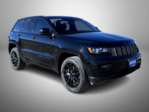 Certified 2021 Jeep Grand Cherokee Laredo X image 3
