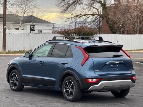 Used 2024 Kia Niro EX image 7