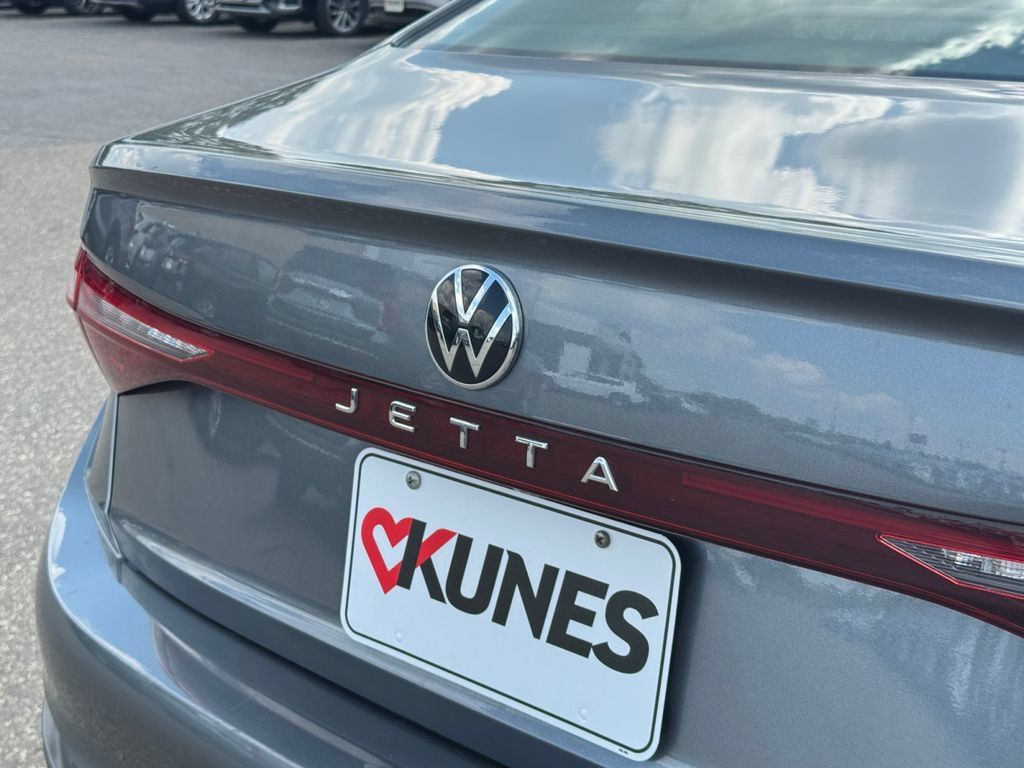 Used 2025 Volkswagen Jetta S FWD image 34