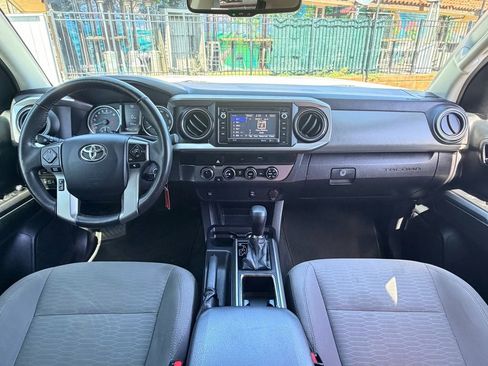 Used 2017 Toyota Tacoma SR5 AWD/4WD image 21
