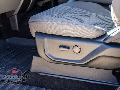 Used 2020 Ford F150 XLT image 25