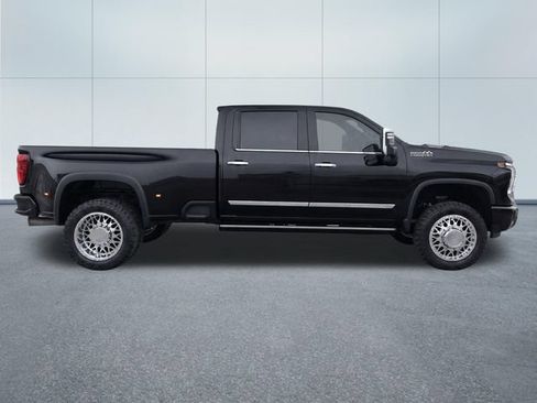 Used 2024 Chevrolet Silverado 3500 High Country w/ High Country Premium Package AWD/4WD image 9