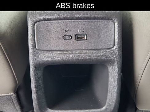 Used 2026 Chevrolet Trax ACTIV w/ Sunroof Package FWD image 28
