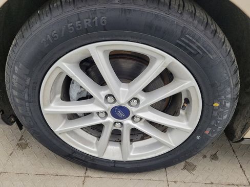 Used 2017 Ford Focus SE image 31