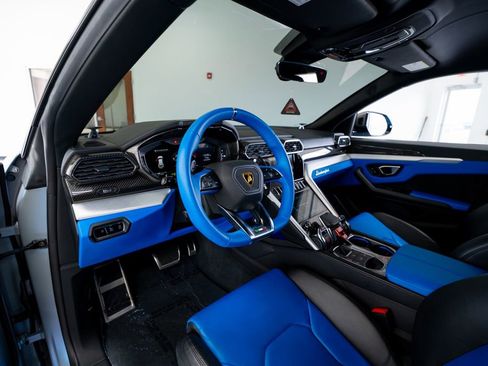 Used 2022 Lamborghini Urus AWD/4WD image 41