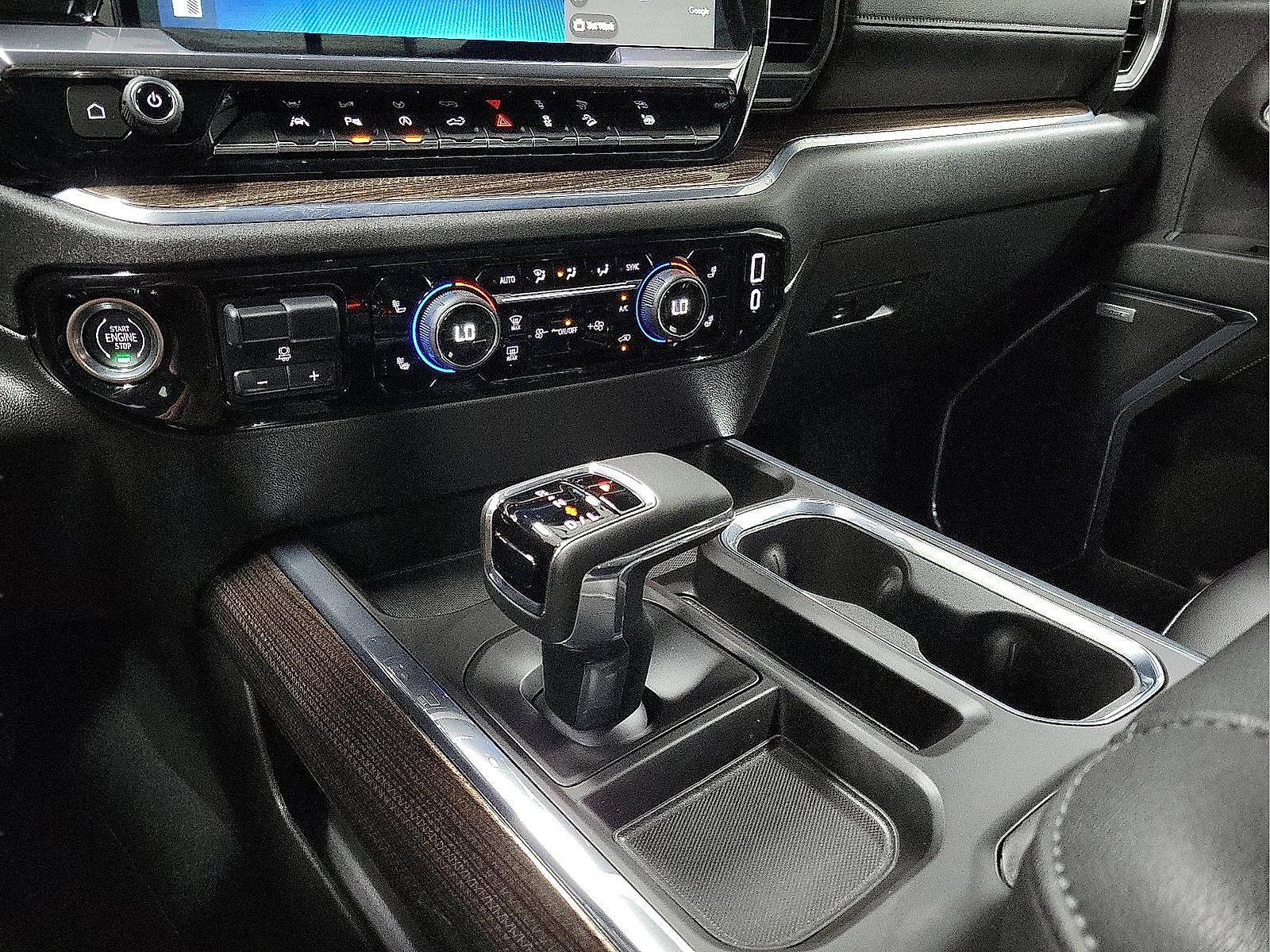 Used 2024 Chevrolet Silverado 1500 LT Trail Boss w/ LT Trail Boss Premium Package AWD/4WD image 17