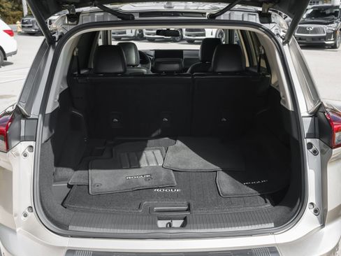 Used 2025 Nissan Rogue Platinum w/ Platinum Premium Package image 42