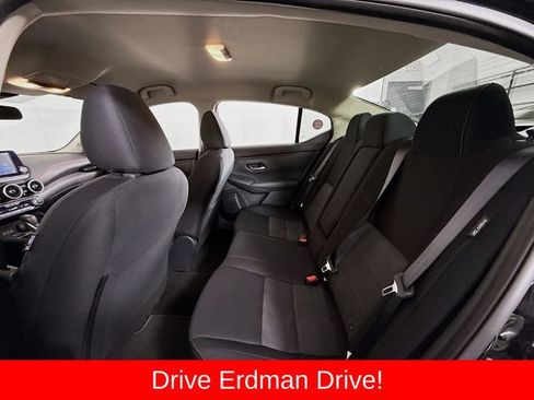 Used 2025 Nissan Sentra SR w/ Midnight Edition FWD image 9