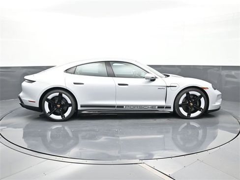 New 2025 Porsche Taycan GTS image 32