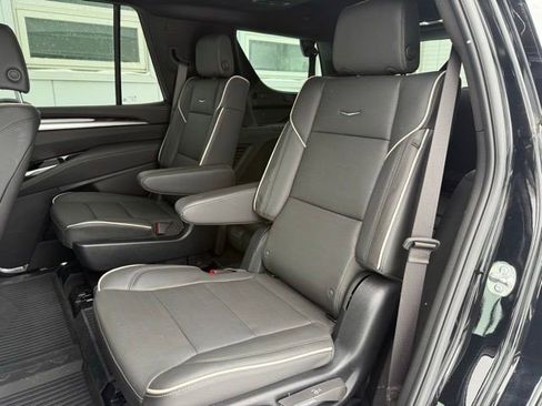 Certified 2025 Cadillac Escalade Premium Luxury AWD/4WD image 23