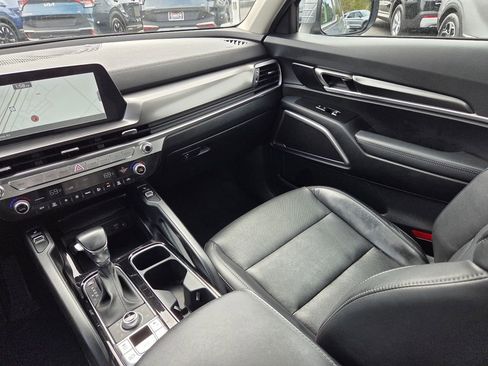 Used 2023 Kia Telluride S AWD/4WD image 16
