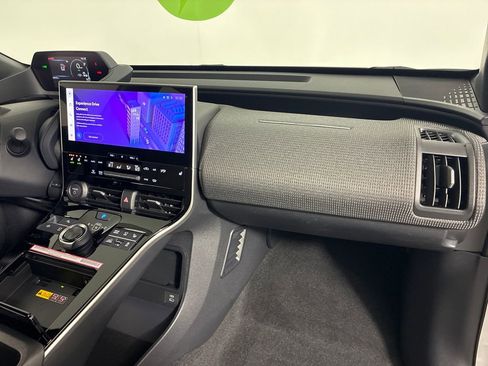 Used 2024 Subaru Solterra Limited image 35