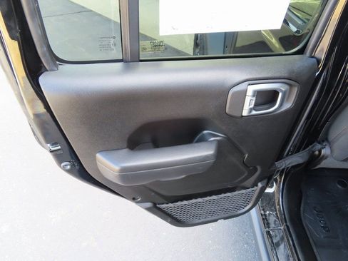 Used 2022 Jeep Wrangler Unlimited Sport image 24