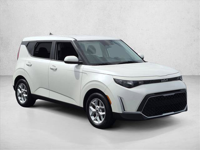 Used 2023 Kia Soul S FWD image 3