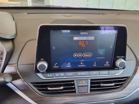Used 2025 Nissan Altima 2.5 SV FWD image 27