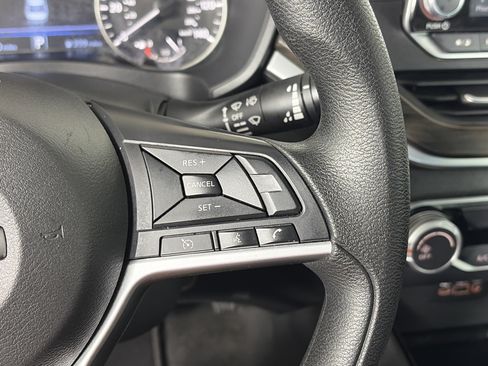 Used 2024 Nissan Altima 2.5 SV FWD image 27