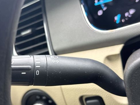 Used 2017 Ford Taurus SE image 26