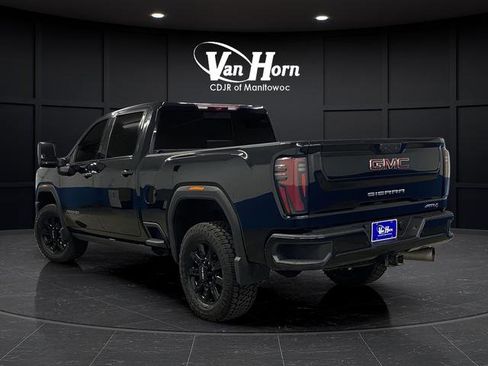 Used 2024 GMC Sierra 2500 AT4 w/ AT4 Premium Plus Package image 3