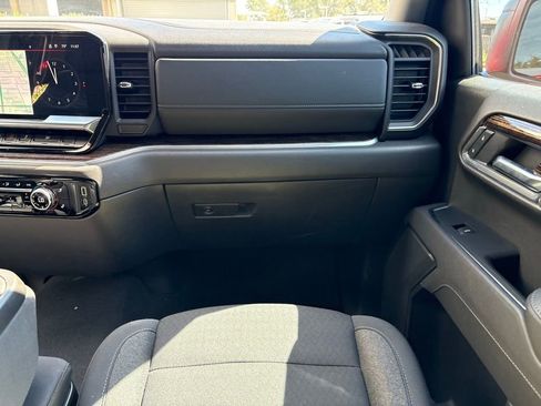 Used 2025 GMC Sierra 1500 Elevation image 10