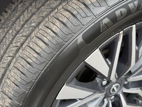 Used 2025 Nissan Altima 2.5 SV image 9