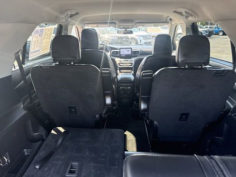 Used 2022 Ford Explorer XLT w/ Equipment Group 202A AWD/4WD image 13
