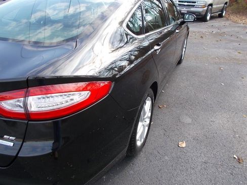 Used 2015 Ford Fusion SE w/ Equipment Group 202A image 14