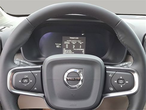 New 2025 Volvo XC40 B5 Ultra w/ Protection Package Premier image 14
