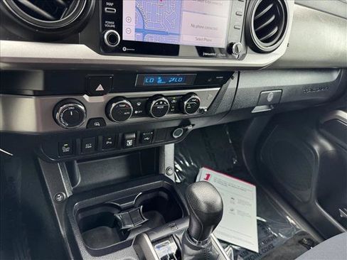 Certified 2021 Toyota Tacoma SR5 AWD/4WD image 16