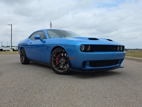 Used 2023 Dodge Challenger SRT Hellcat w/ Driver Convenience Group RWD image 9