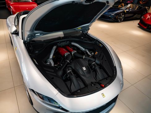 Used 2024 Ferrari Roma Spider image 16