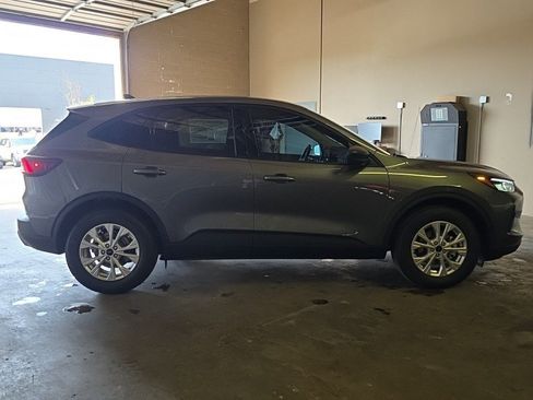 New 2025 Ford Escape Active w/ Tech Pack #1 image 9