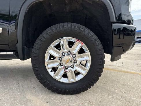 Used 2024 Chevrolet Silverado 2500 High Country w/ High Country Premium Package AWD/4WD image 7