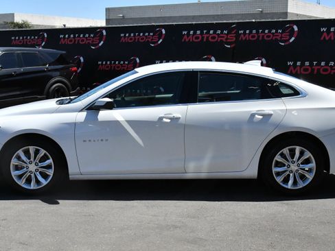 Used 2021 Chevrolet Malibu LT FWD image 4