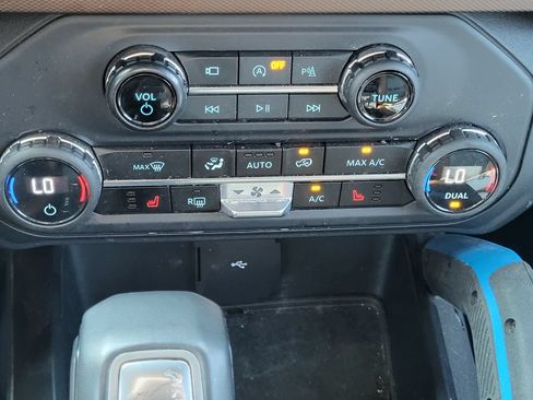 Used 2023 Ford Bronco Outer Banks w/ Sasquatch Package AWD/4WD image 28