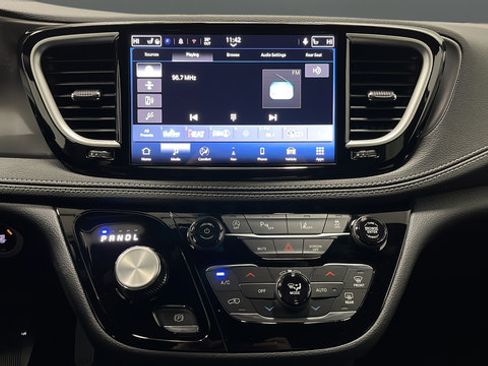 New 2026 Chrysler Pacifica Select AWD/4WD image 23
