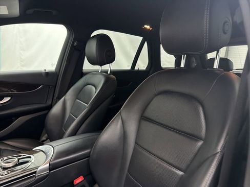 Used 2019 Mercedes-Benz GLC 300 4MATIC image 13