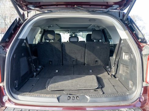 Used 2023 Ford Explorer Limited w/ Hybrid Equipment Group 310A image 9