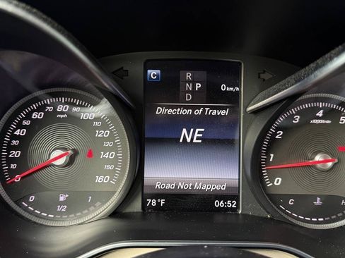 Used 2018 Mercedes-Benz GLC 300 4MATIC image 50