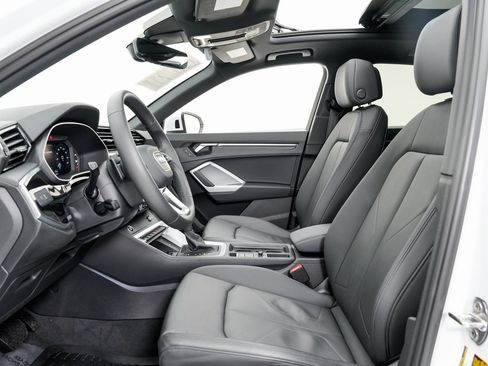 Certified 2025 Audi Q3 2.0T Premium Plus w/ Premium Plus Package image 8