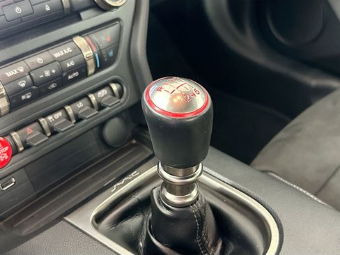 Used 2018 Ford Mustang Shelby GT350 w/ Convenience Package image 17