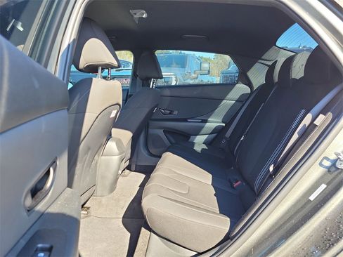 Certified 2025 Hyundai Elantra Sport image 11