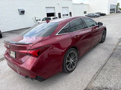 Used 2019 Toyota Avalon XSE w/ All Weather Liner Package FWD image 3