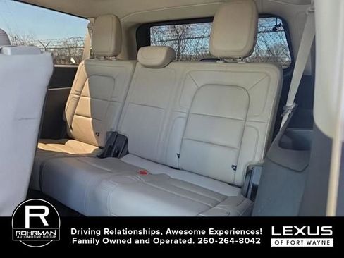 Used 2022 Lincoln Navigator L Reserve image 11