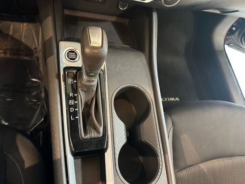 Used 2025 Nissan Altima 2.5 SV image 40