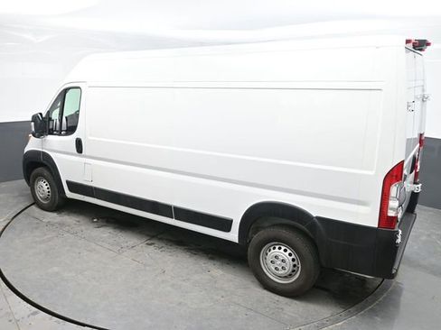 Used 2025 RAM ProMaster 2500 w/ Convenience Group image 24