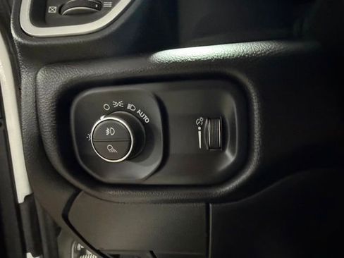 Used 2024 RAM 2500 Big Horn AWD/4WD image 21