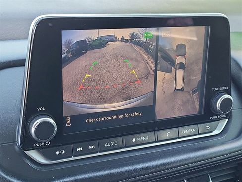 Used 2021 Nissan Rogue SV image 16