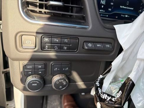 Used 2023 Chevrolet Tahoe Premier image 14