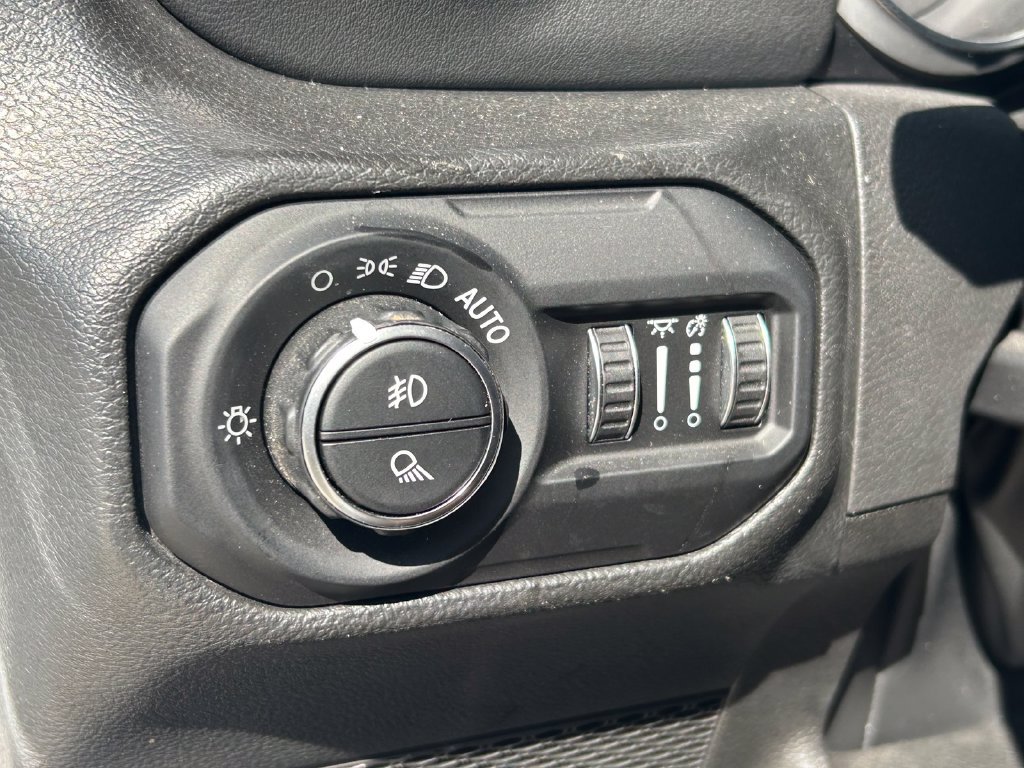 Used 2022 Jeep Gladiator Overland w/ Popular Equipment Package AWD/4WD image 25